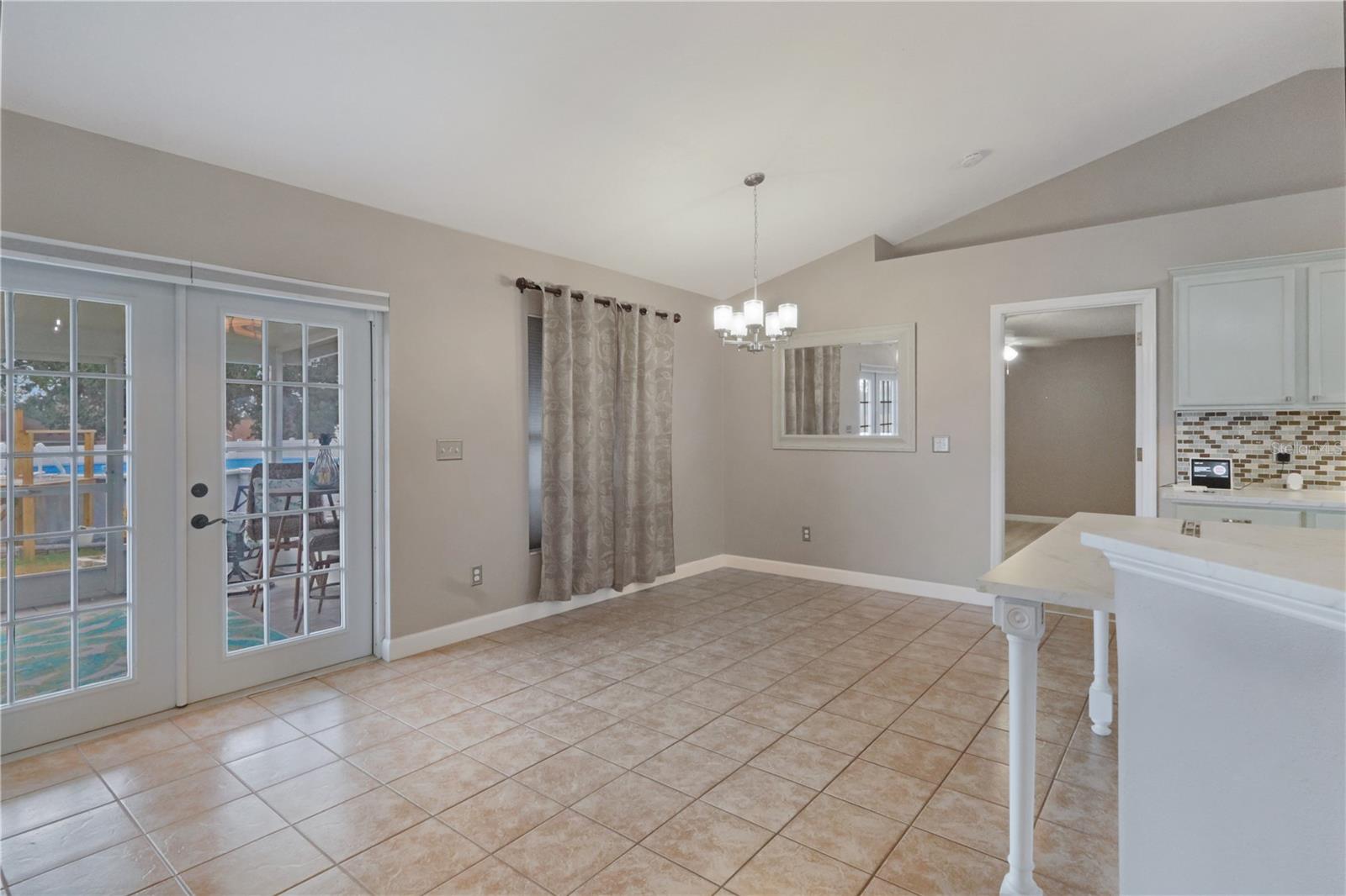 Image 9 of 43 For 640 Woodview Drive