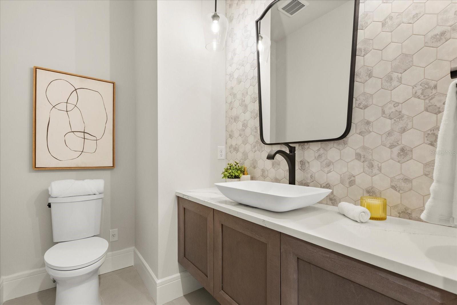 Image 29 of 47 For 16001 Volterra Point