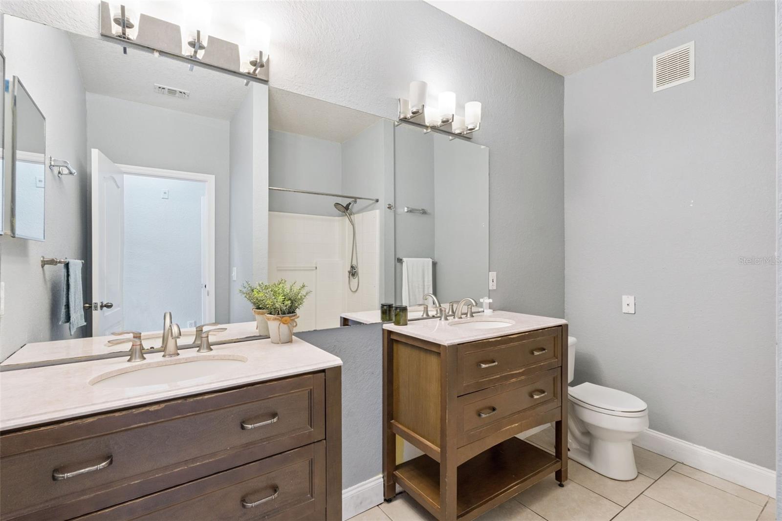 Image 17 of 29 For 3325 Kirkman Road 422