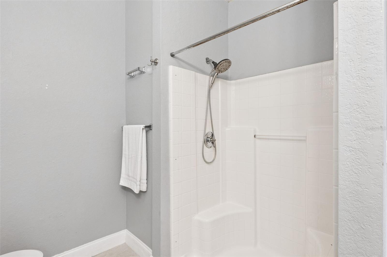 Image 19 of 29 For 3325 Kirkman Road 422