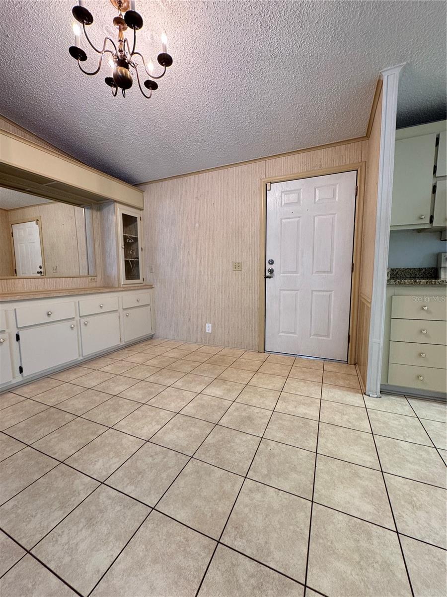 Image 10 of 100 For 25100 Pine Hill