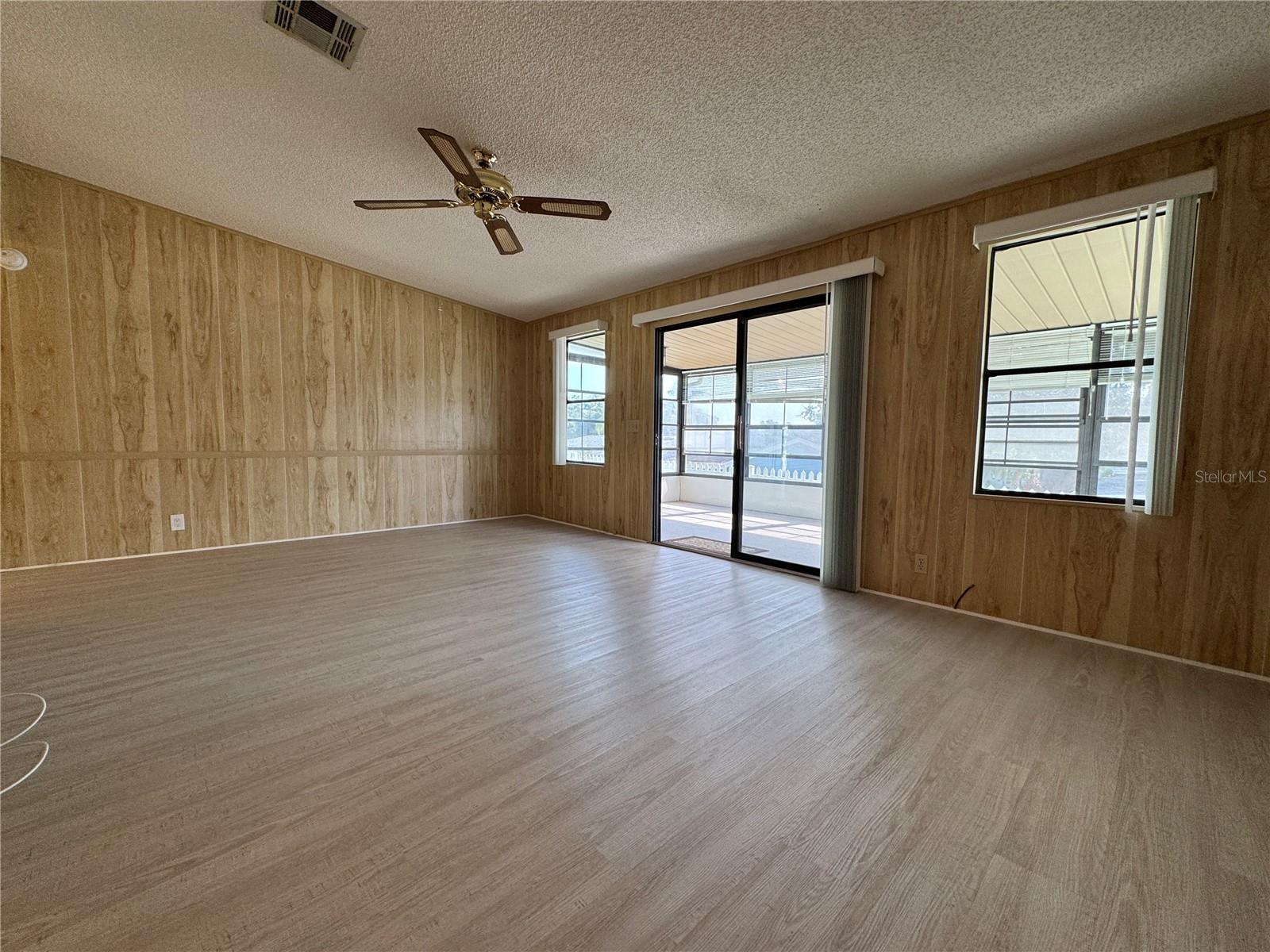 Image 18 of 100 For 25100 Pine Hill