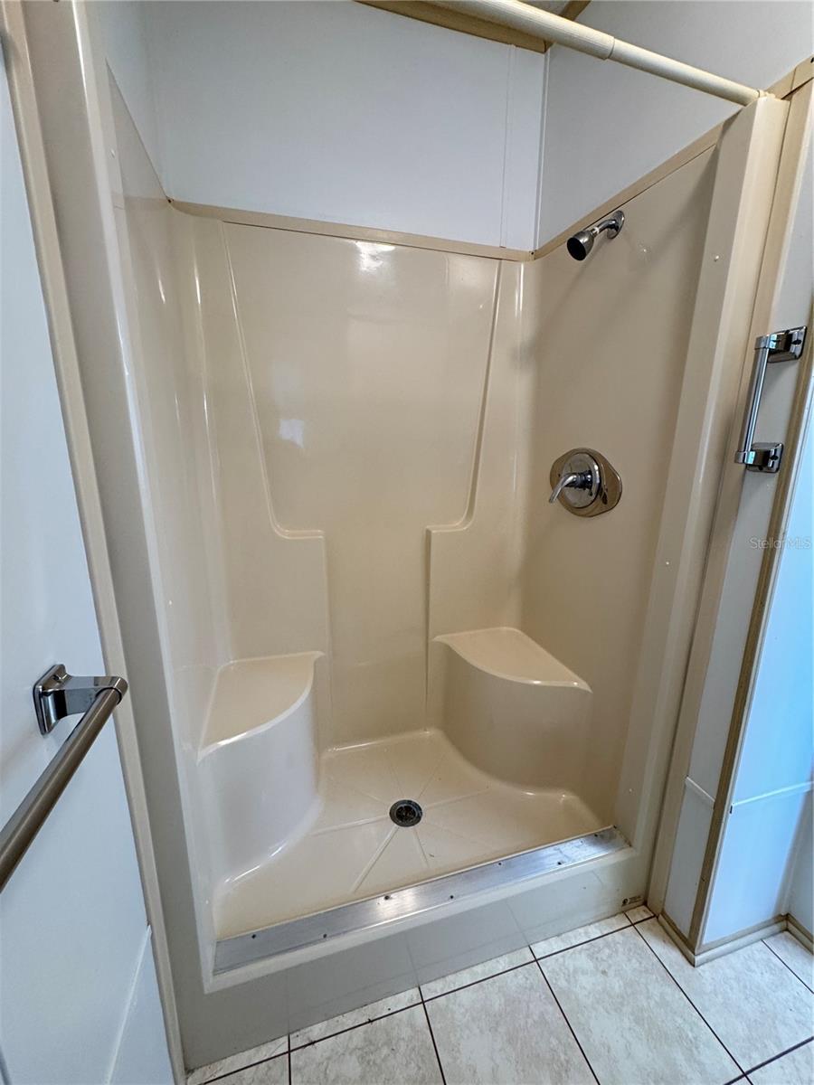 Image 19 of 100 For 25100 Pine Hill