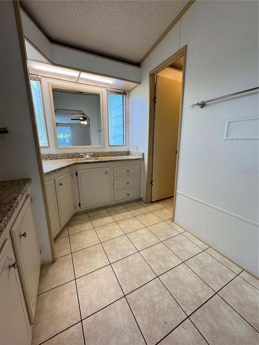 Image 23 of 100 For 25100 Pine Hill