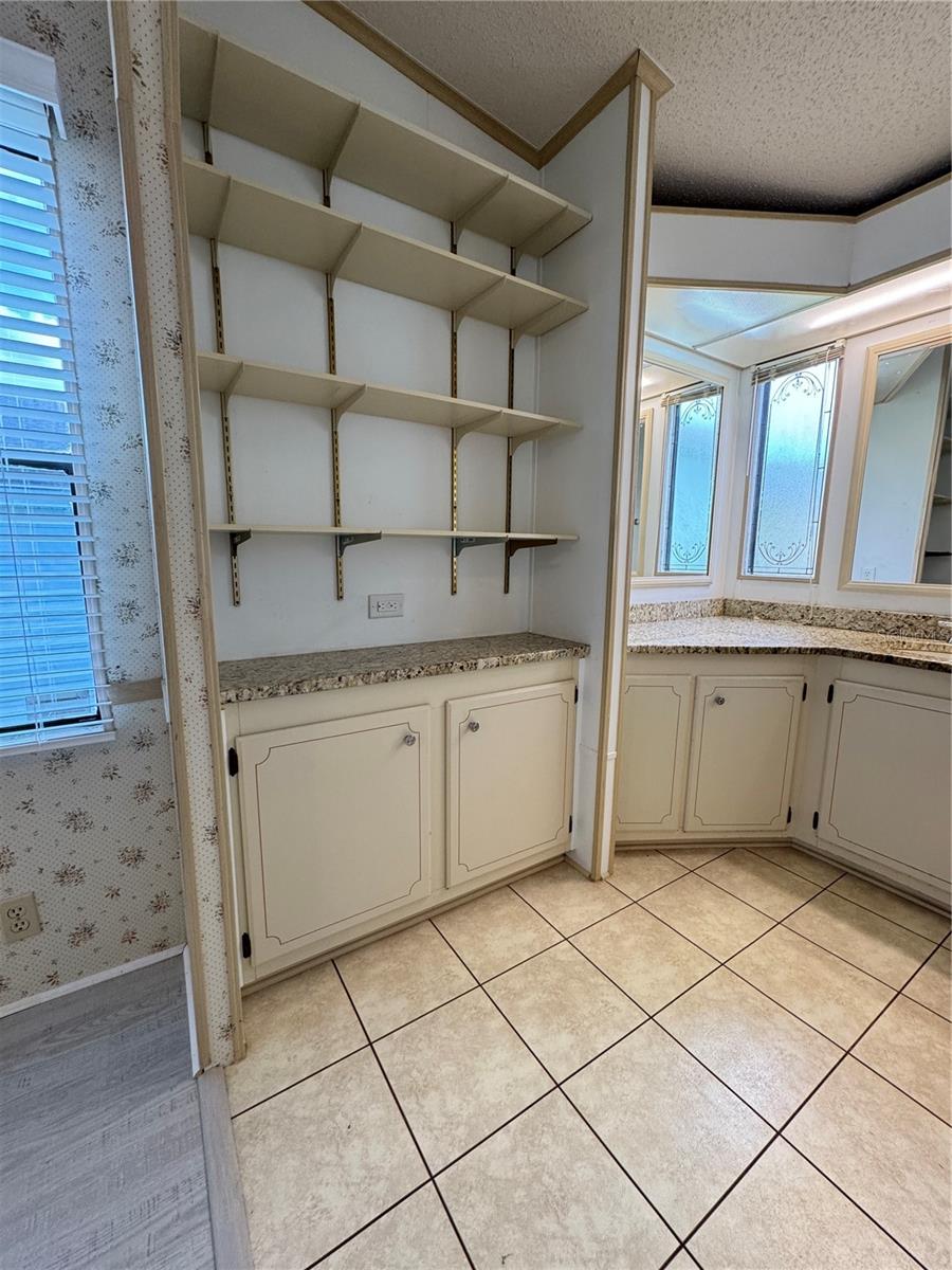 Image 26 of 100 For 25100 Pine Hill