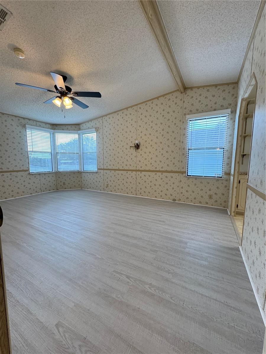 Image 29 of 100 For 25100 Pine Hill