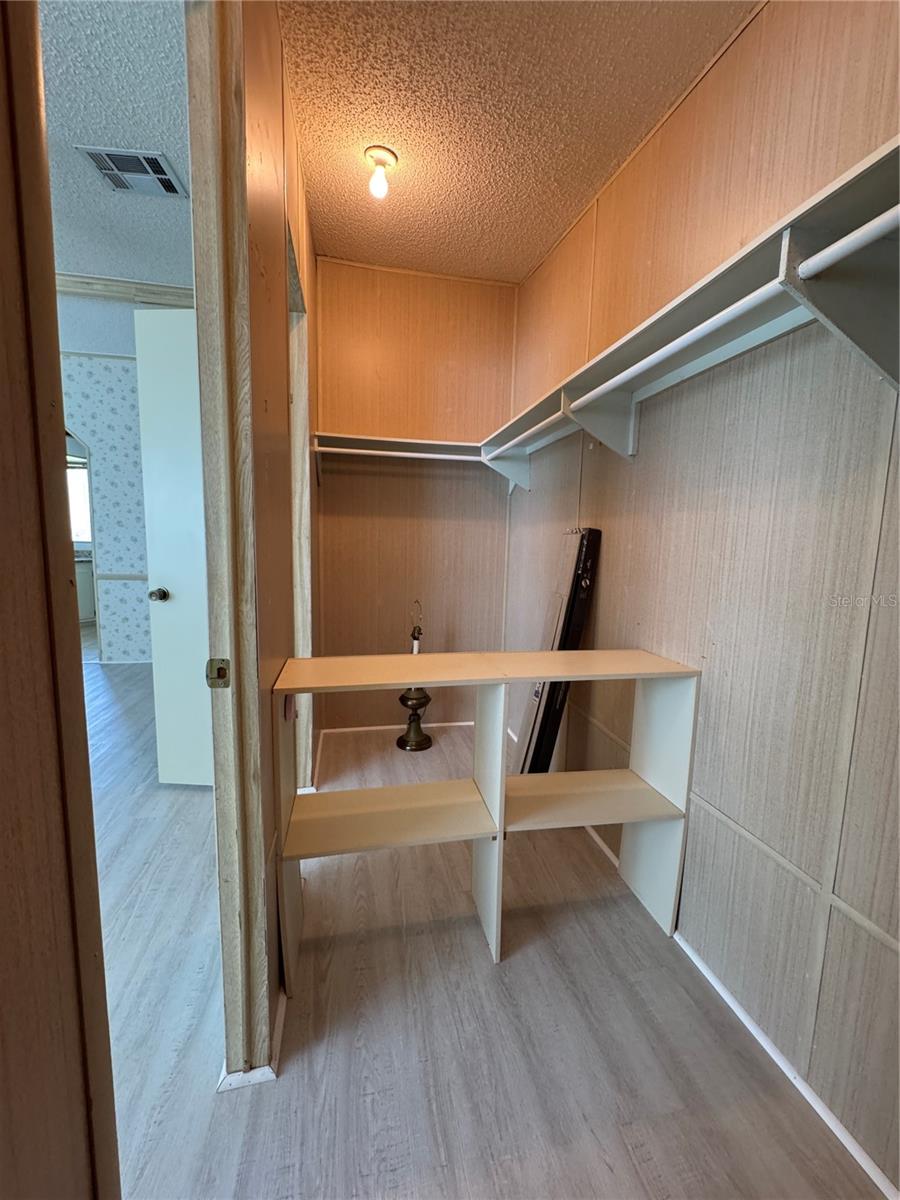 Image 35 of 100 For 25100 Pine Hill