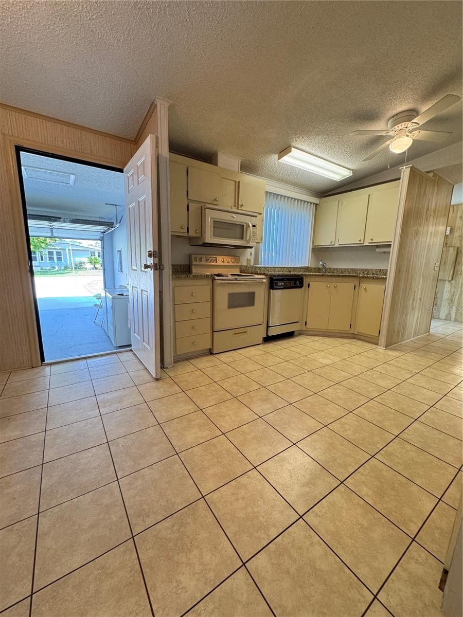 Image 36 of 100 For 25100 Pine Hill