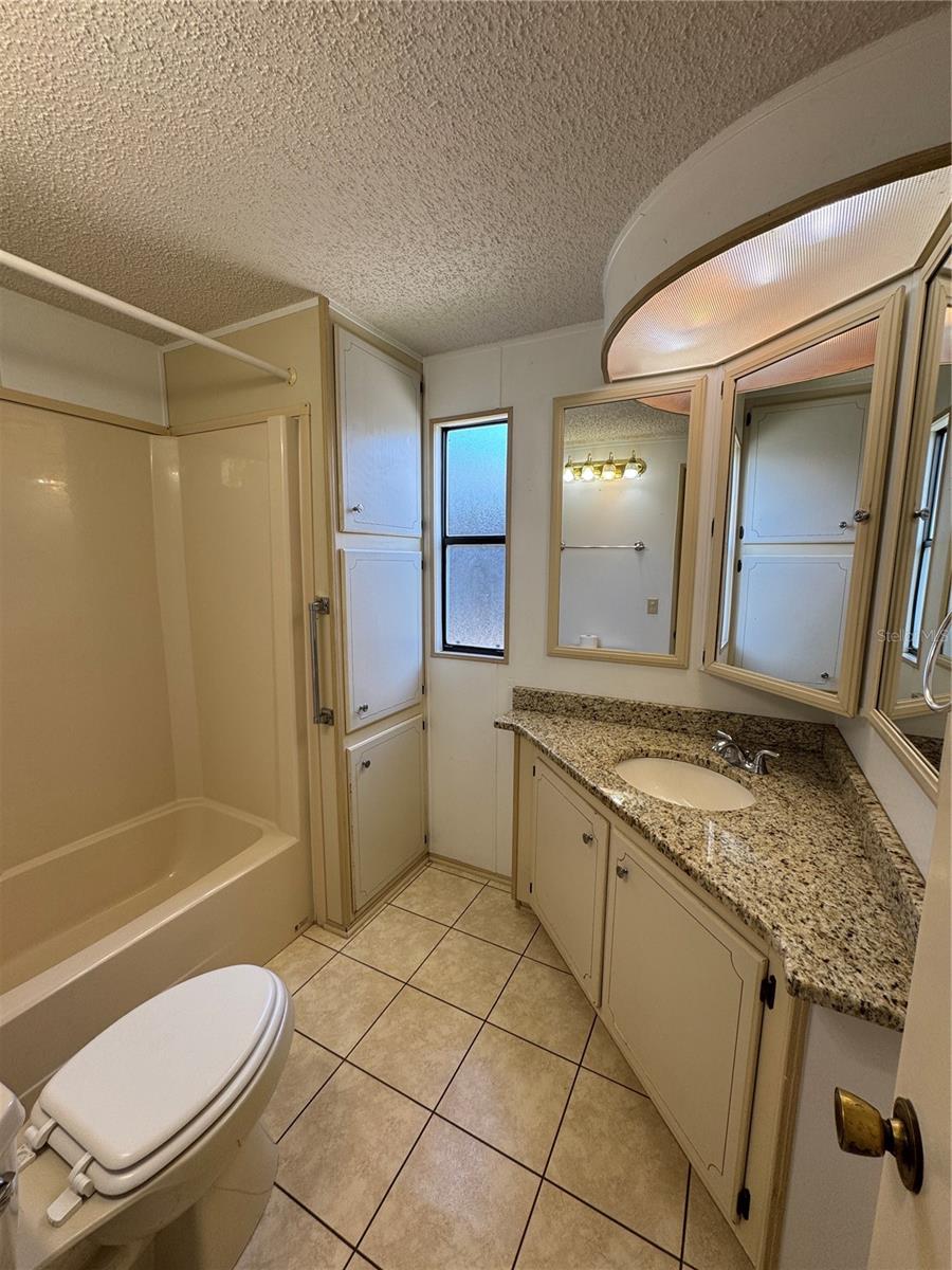 Image 52 of 100 For 25100 Pine Hill