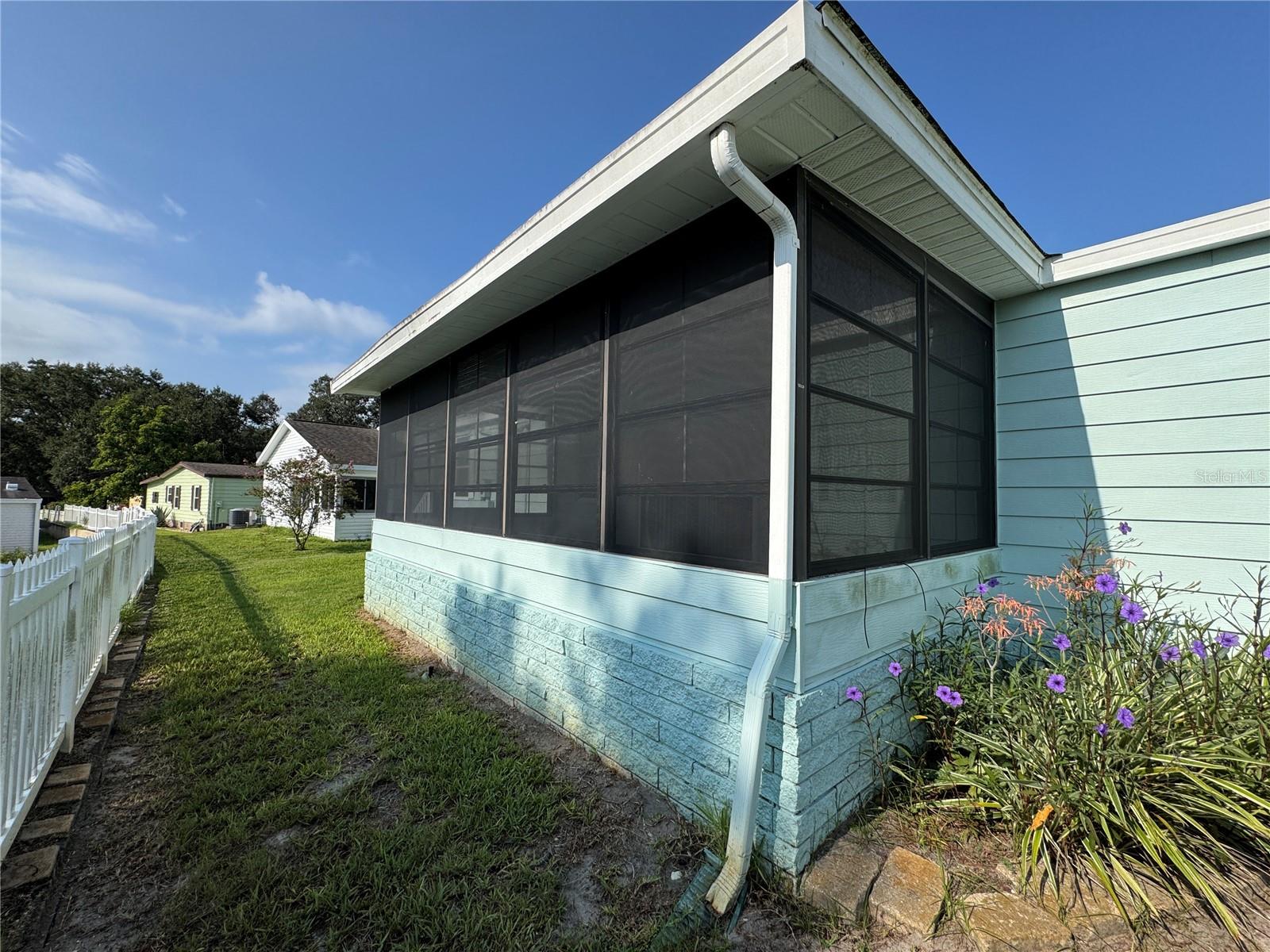 Image 65 of 100 For 25100 Pine Hill