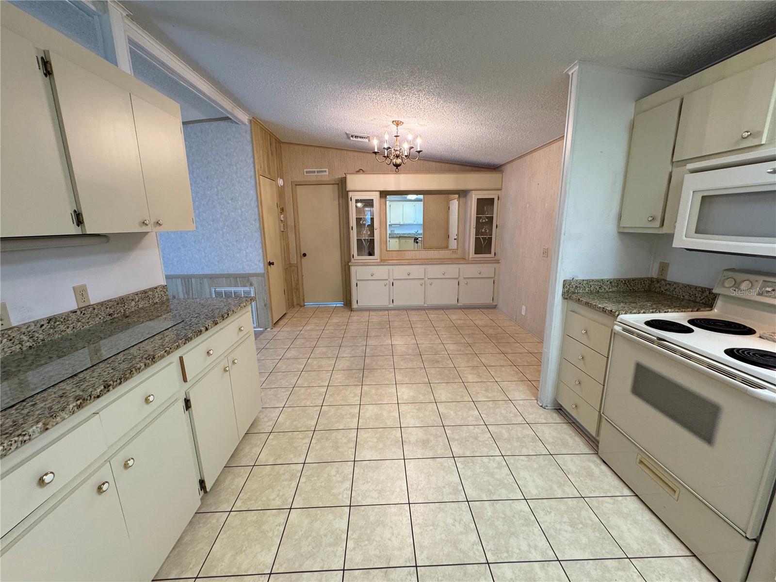 Image 9 of 100 For 25100 Pine Hill