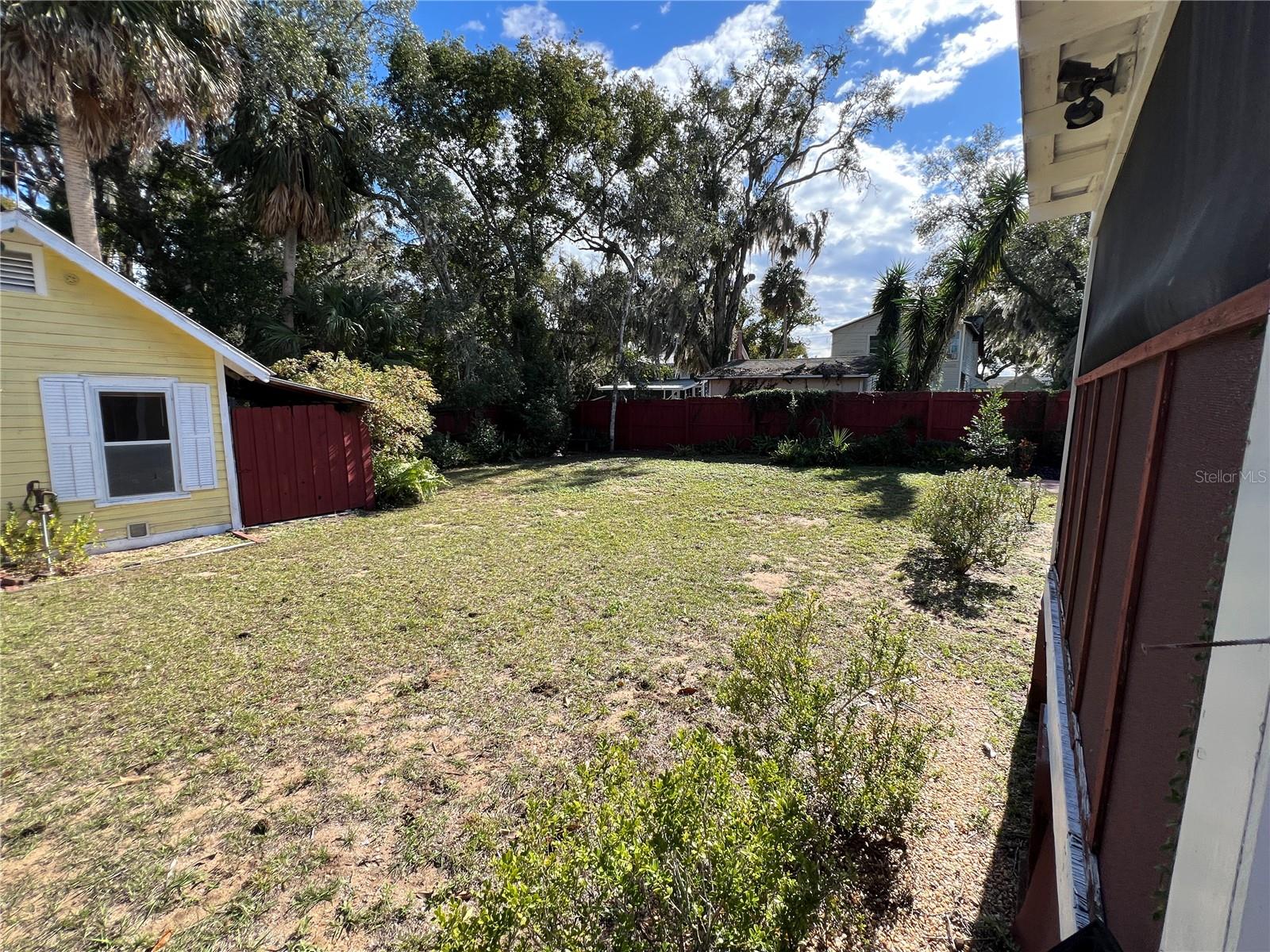 Image 11 of 13 For 211 Prescott Street