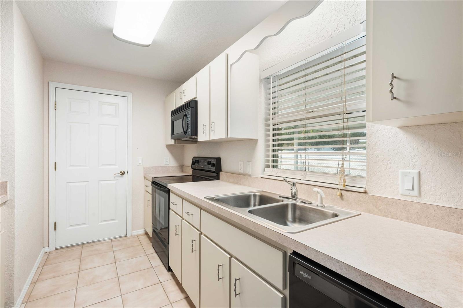 Image 25 of 29 For 2982 Cr 756a