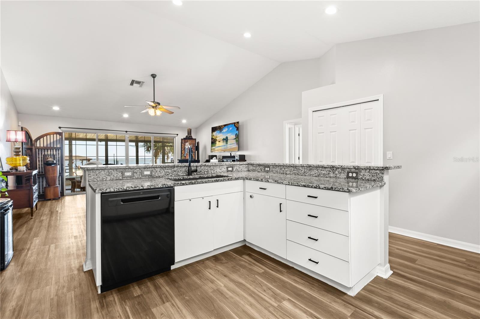 Image 8 of 38 For 38436 Langlois Place