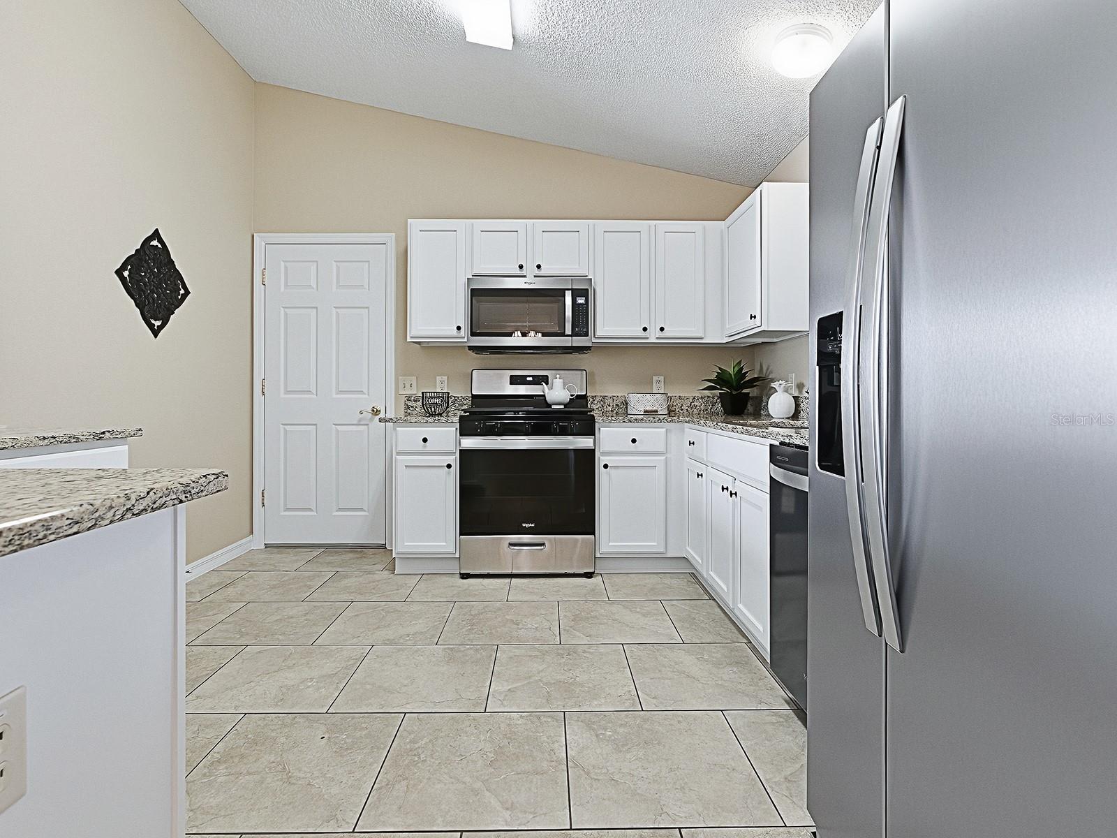 Image 10 of 33 For 9613 171st Argyll Street