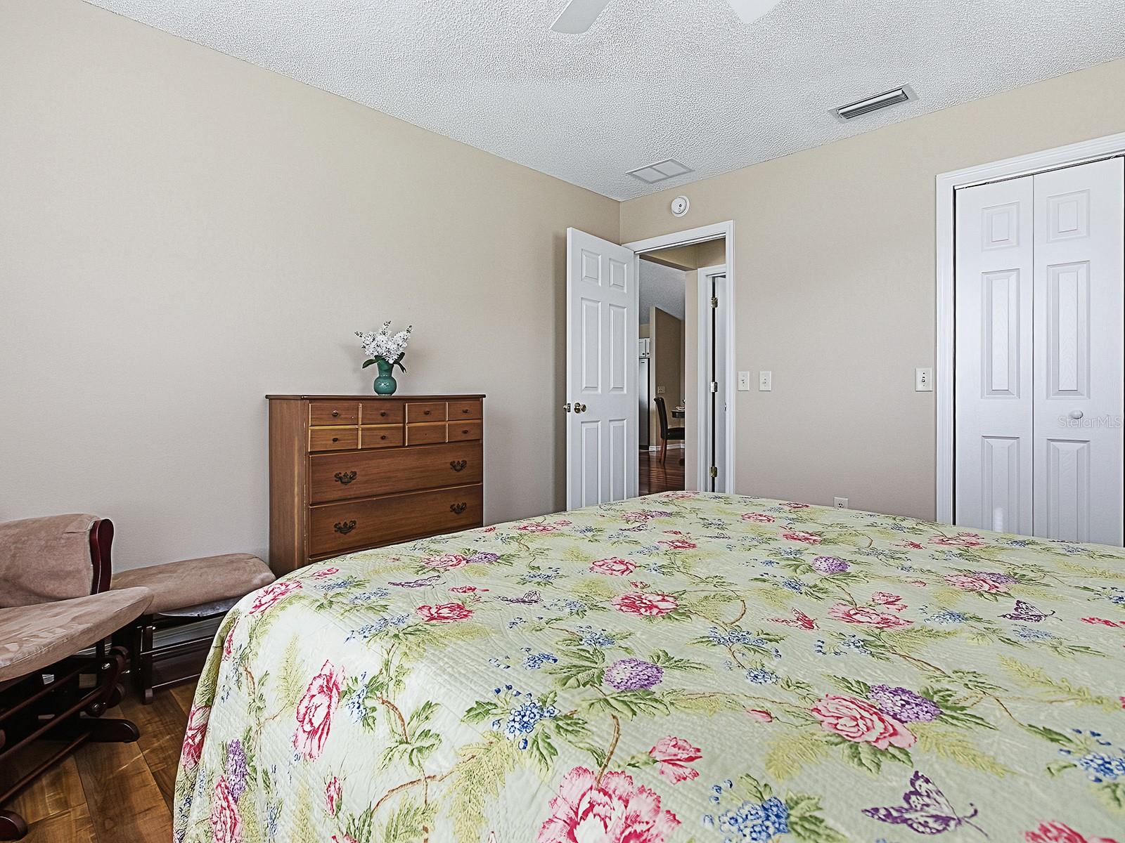 Image 15 of 33 For 9613 171st Argyll Street