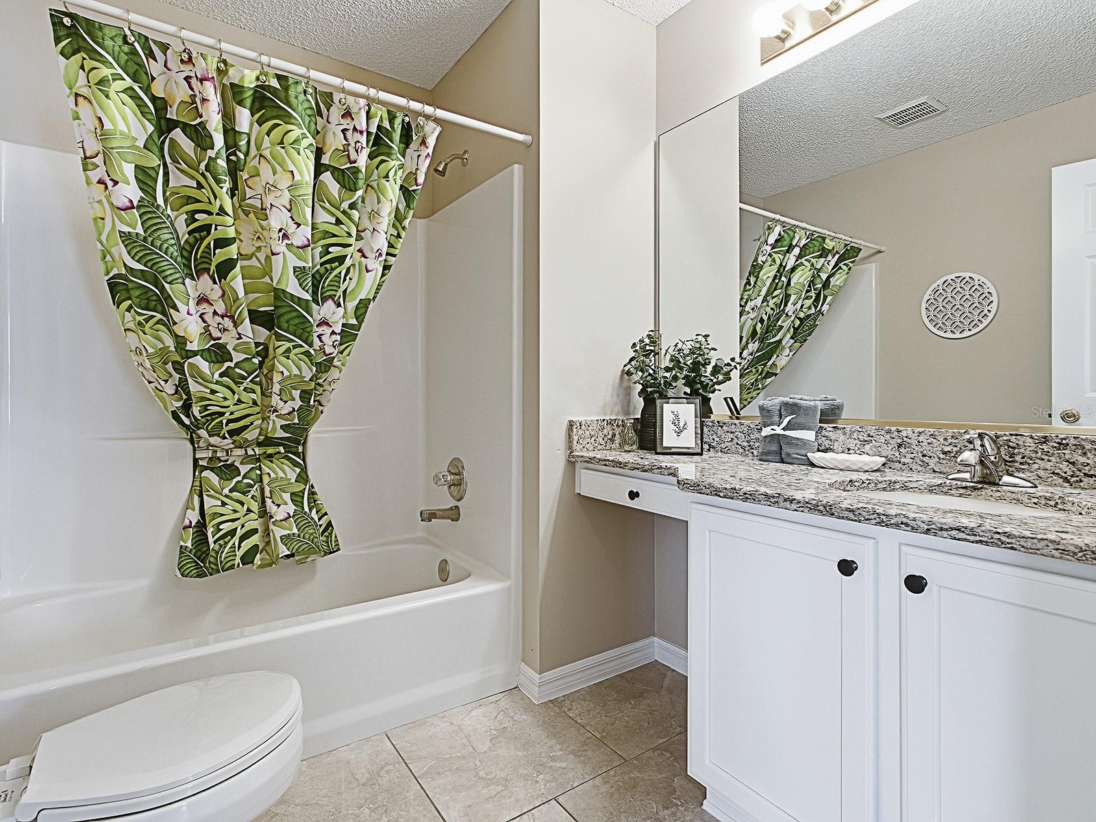 Image 16 of 33 For 9613 171st Argyll Street