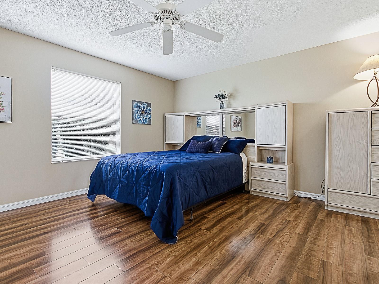 Image 17 of 33 For 9613 171st Argyll Street