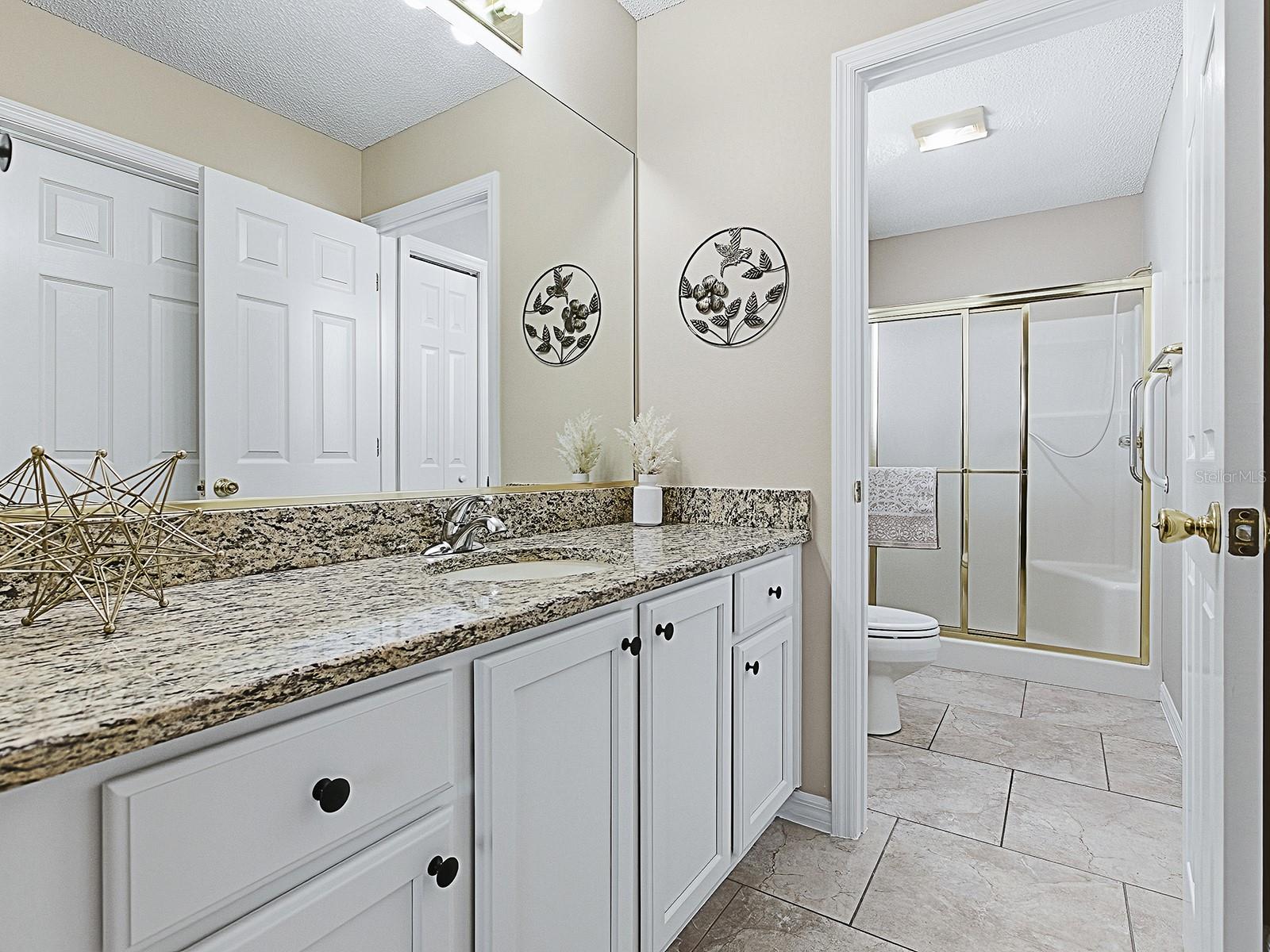 Image 20 of 33 For 9613 171st Argyll Street