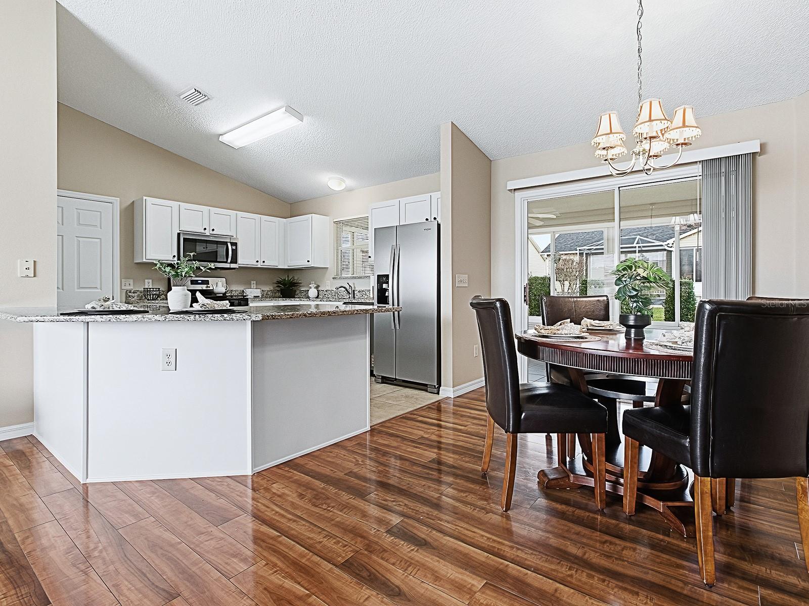 Image 7 of 33 For 9613 171st Argyll Street