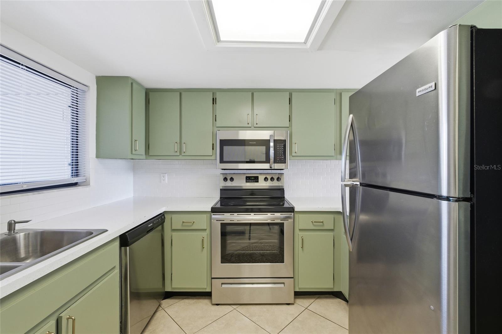 Image 10 of 35 For 1064 Lotus Parkway 944