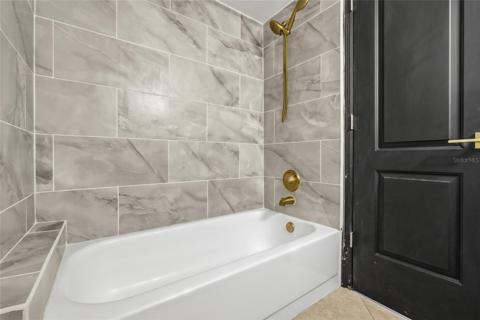 Image 23 of 35 For 1064 Lotus Parkway 944