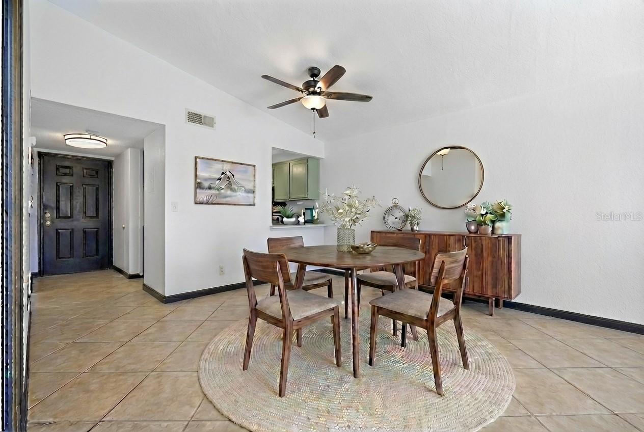 Image 4 of 35 For 1064 Lotus Parkway 944