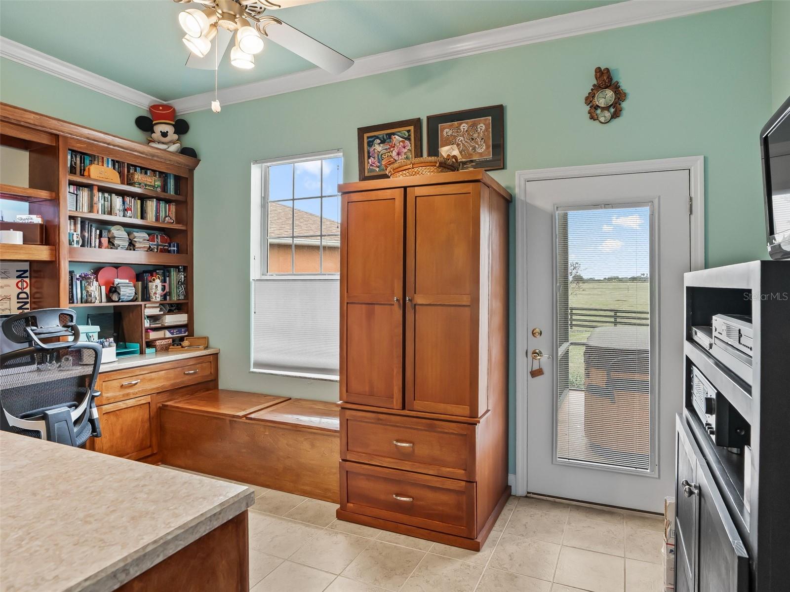 Image 25 of 31 For 1833 Madero Drive