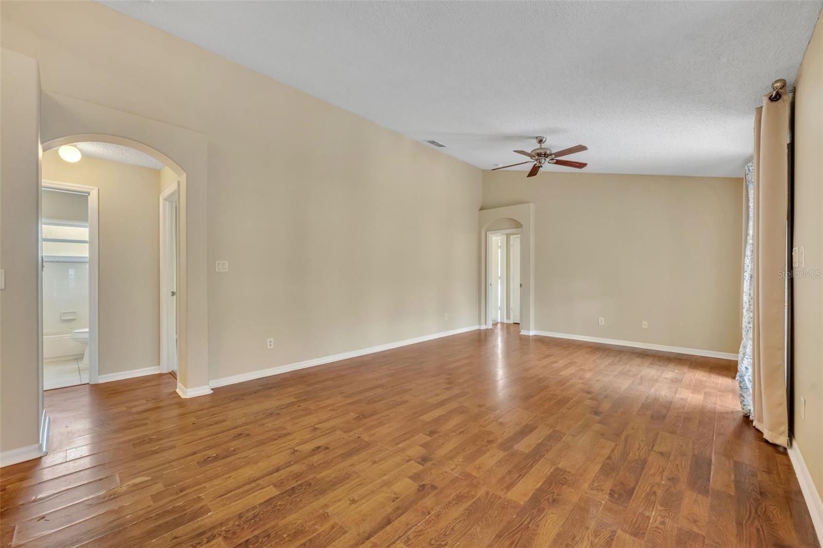 Image 12 of 40 For 16216 Magnolia Hill Street