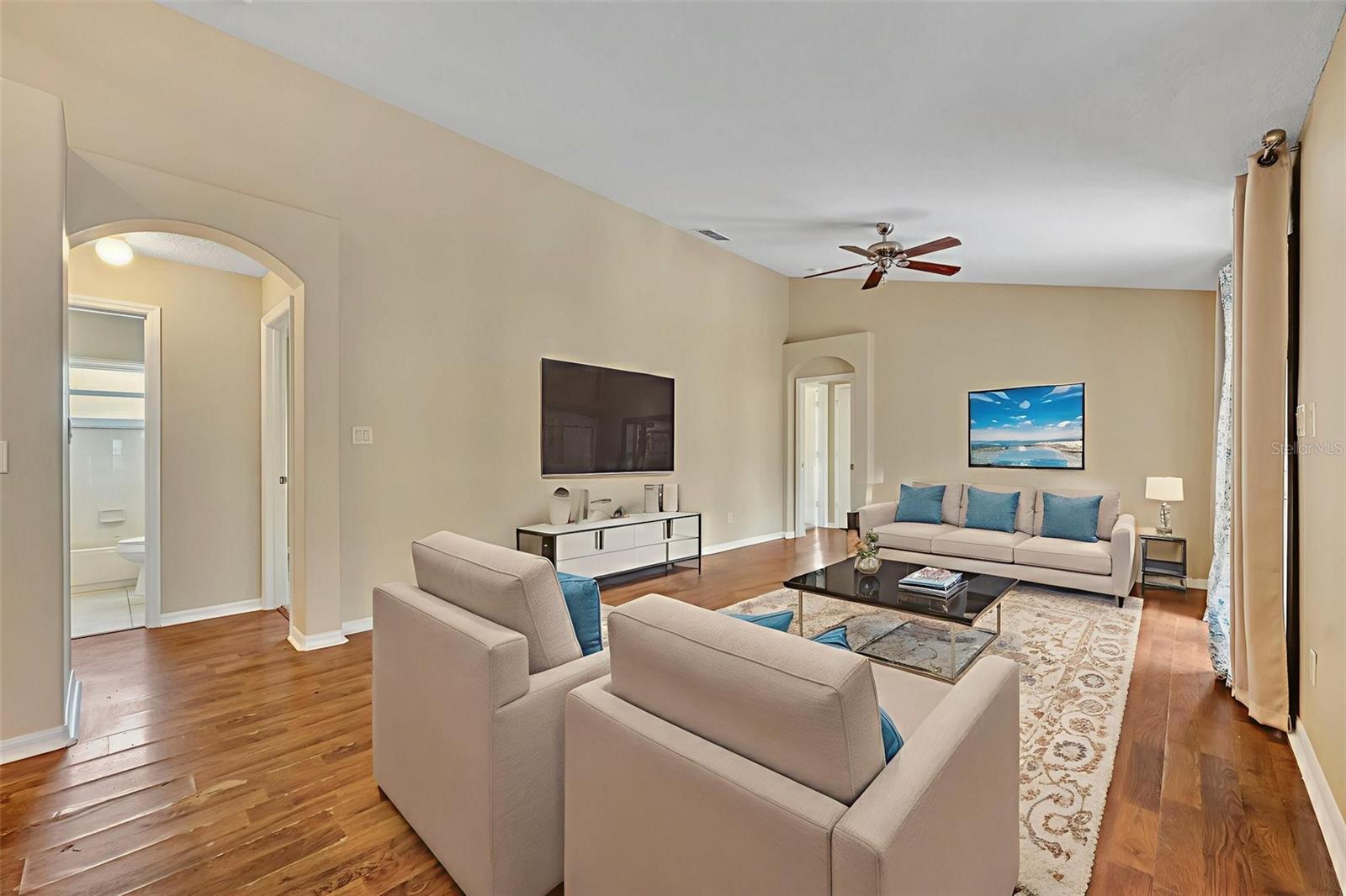 Image 13 of 40 For 16216 Magnolia Hill Street