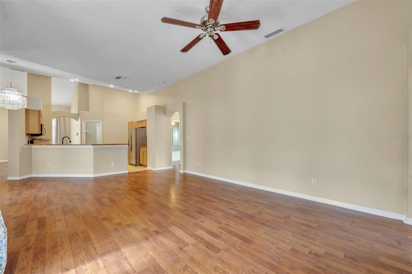 Image 16 of 40 For 16216 Magnolia Hill Street