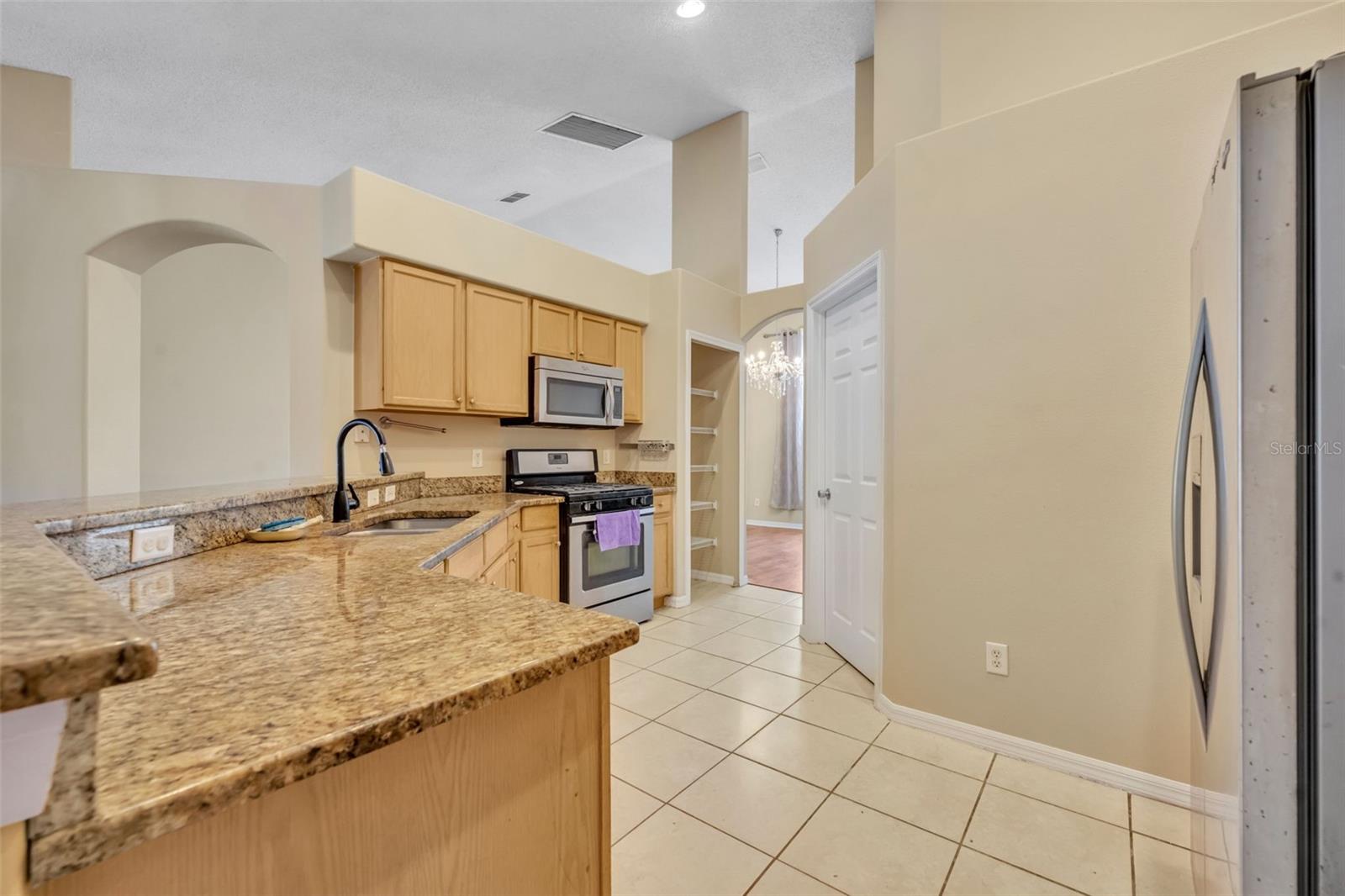 Image 19 of 40 For 16216 Magnolia Hill Street