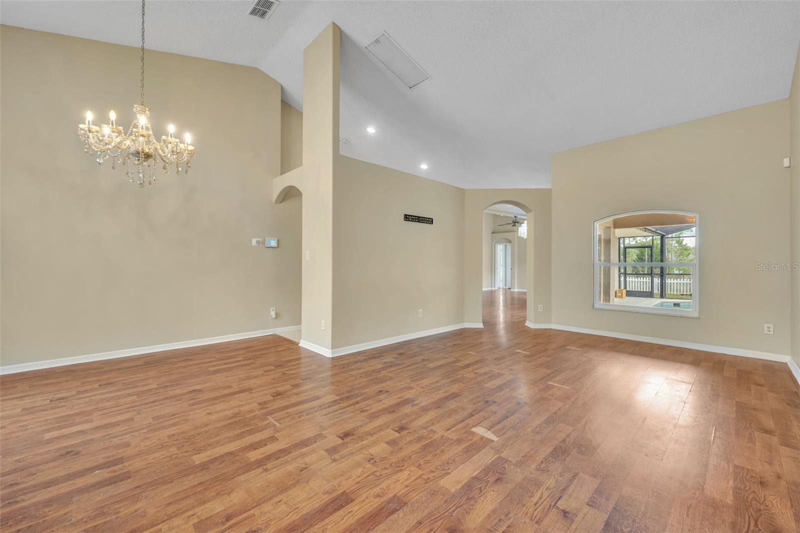 Image 6 of 40 For 16216 Magnolia Hill Street