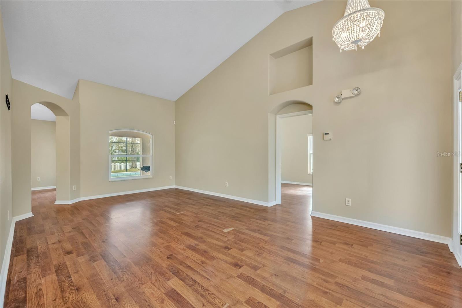 Image 7 of 40 For 16216 Magnolia Hill Street