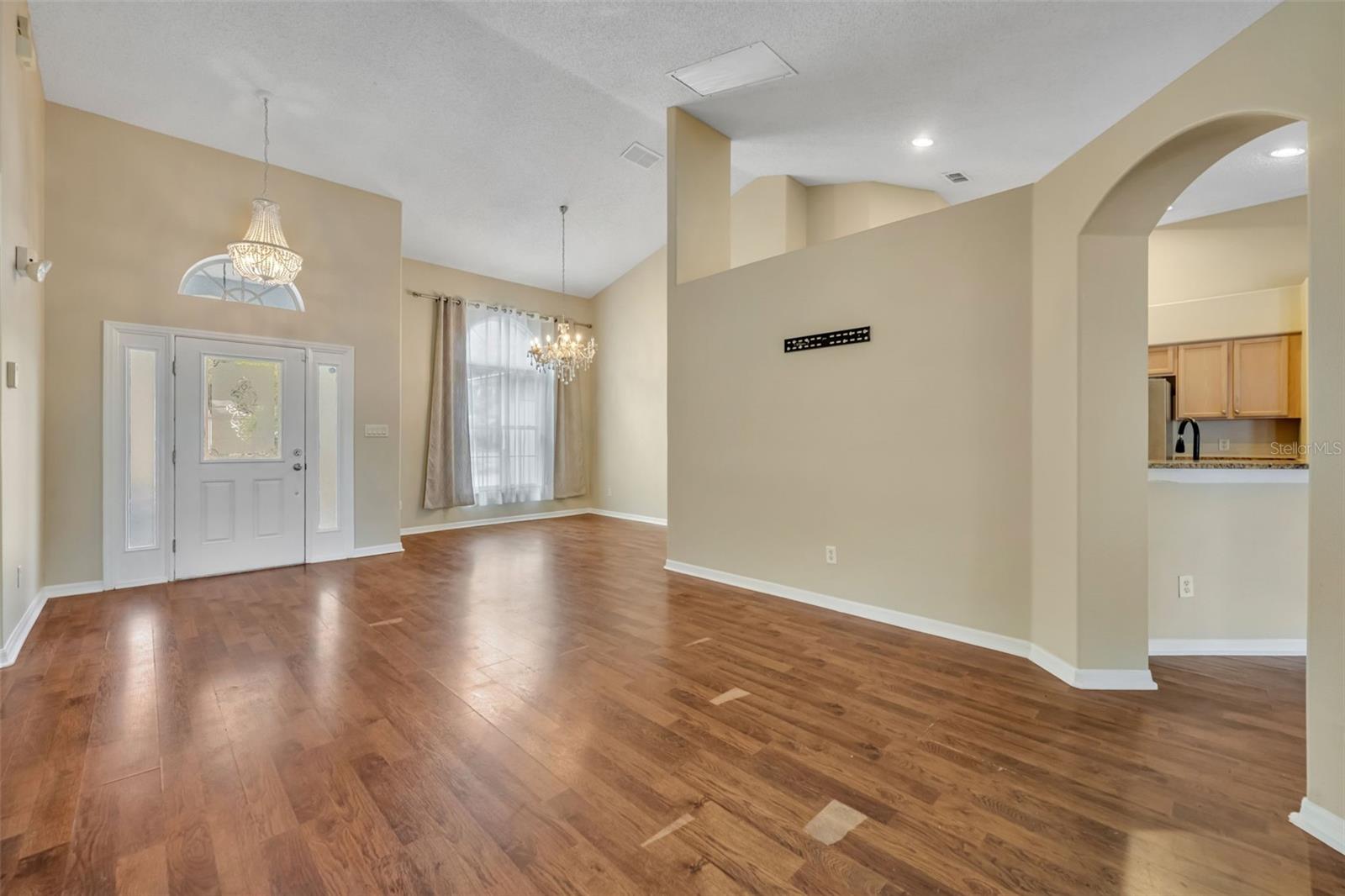 Image 8 of 40 For 16216 Magnolia Hill Street