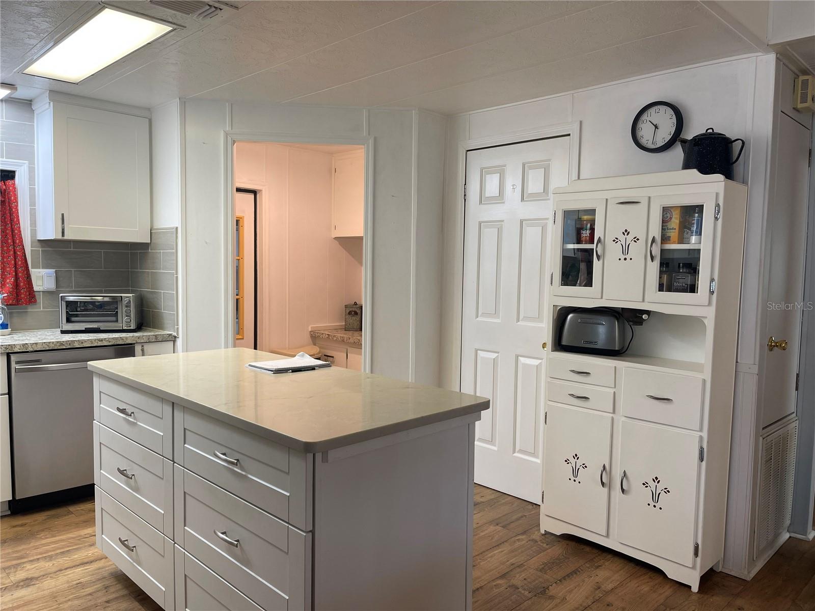 Image 14 of 32 For 116 Winterberry Ave.