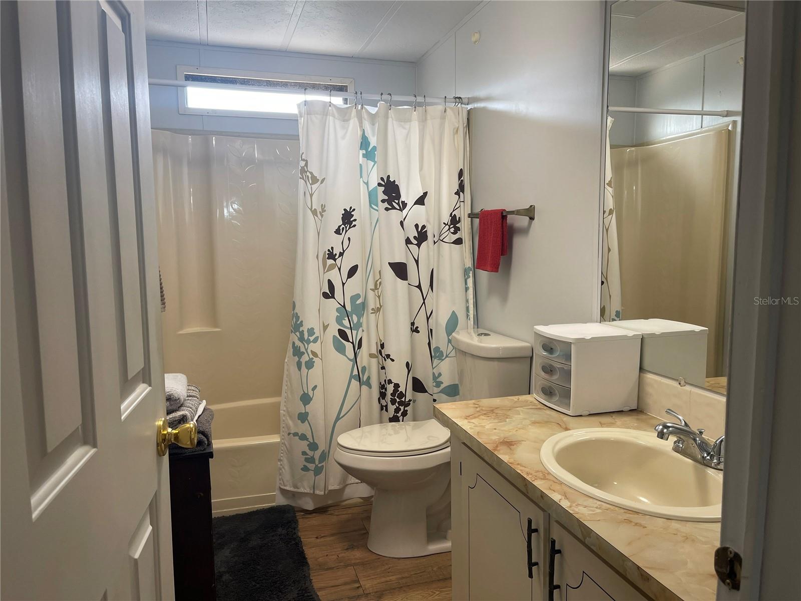 Image 19 of 32 For 116 Winterberry Ave.