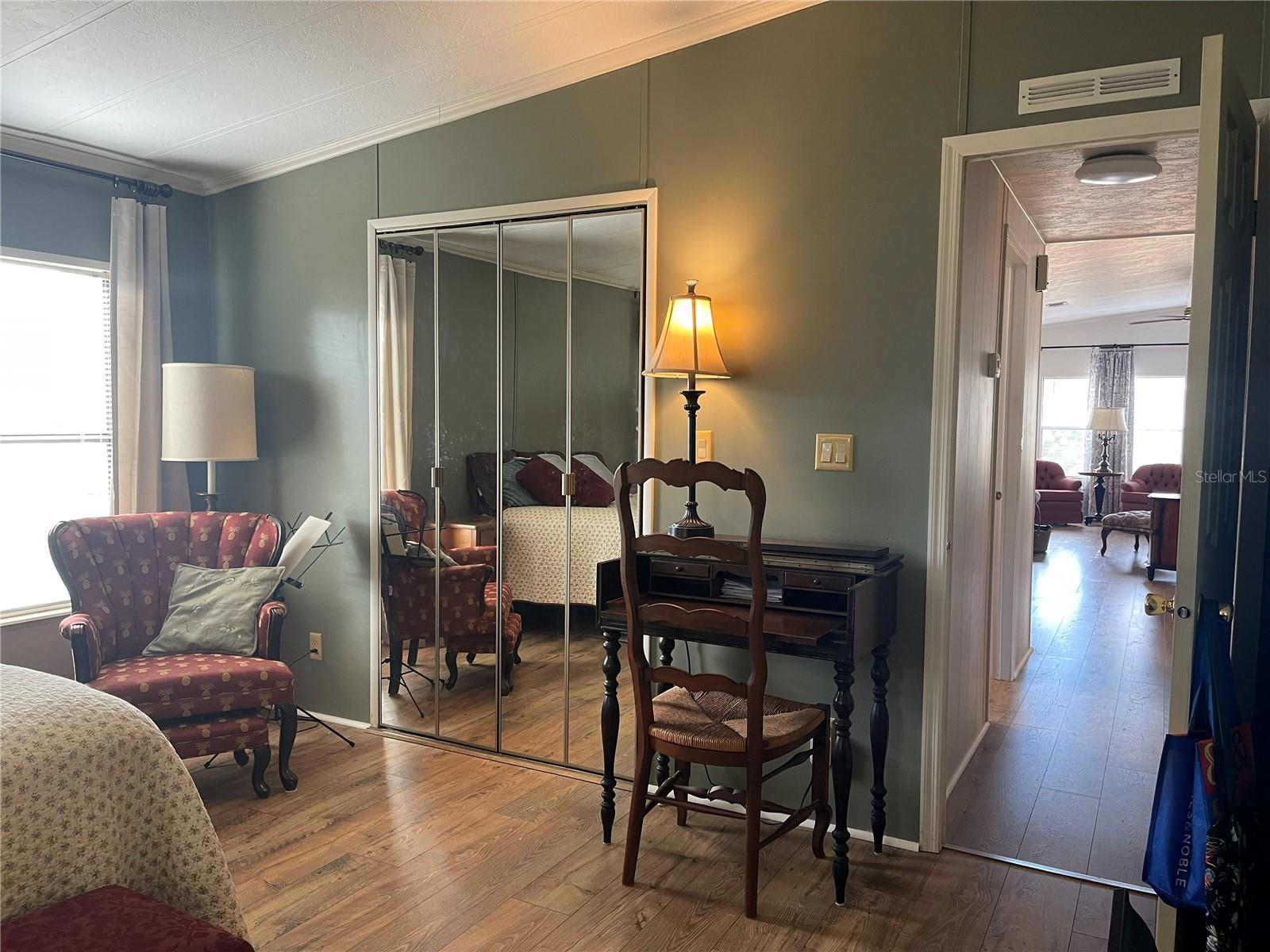 Image 21 of 32 For 116 Winterberry Ave.