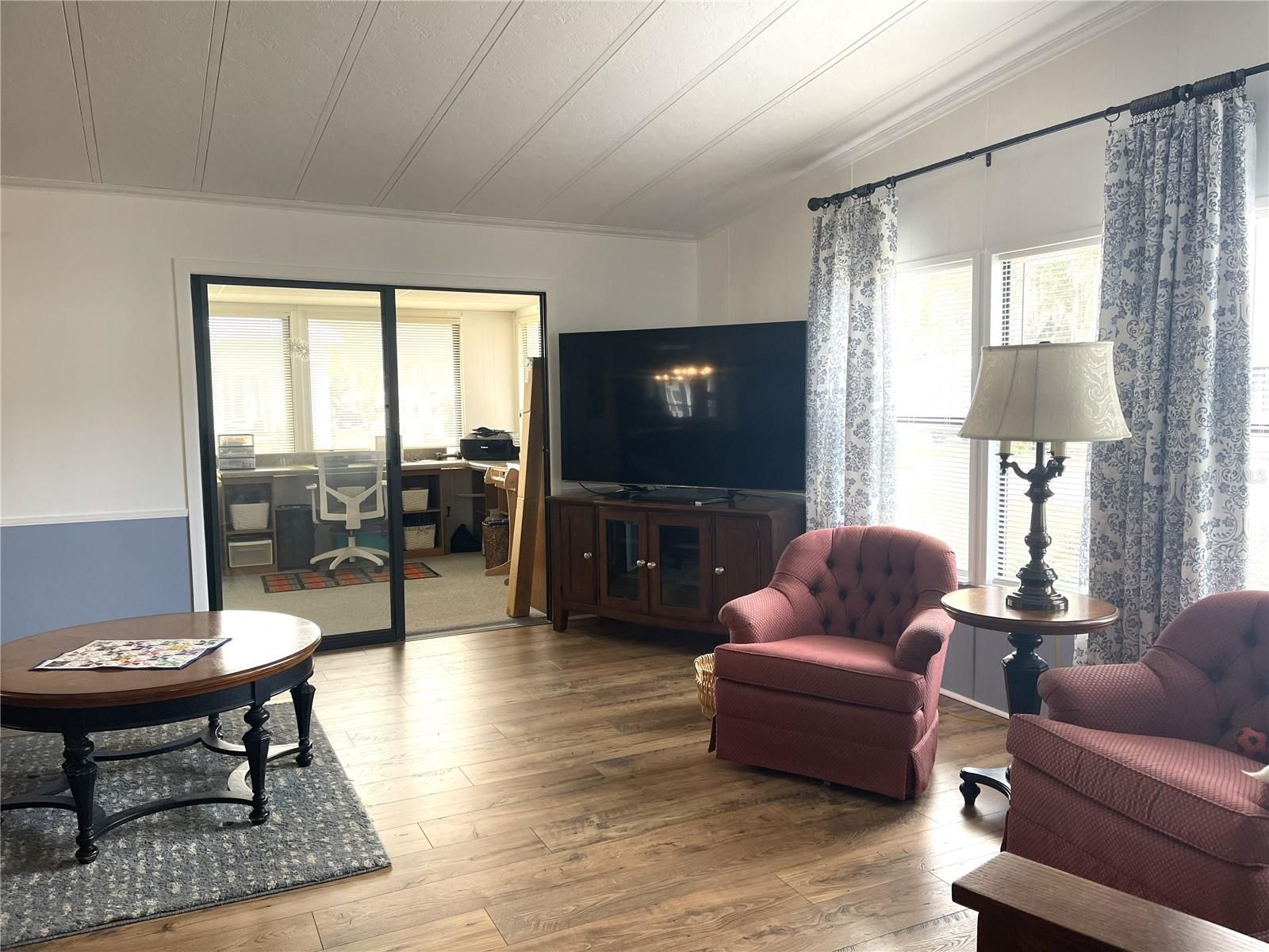 Image 5 of 32 For 116 Winterberry Ave.