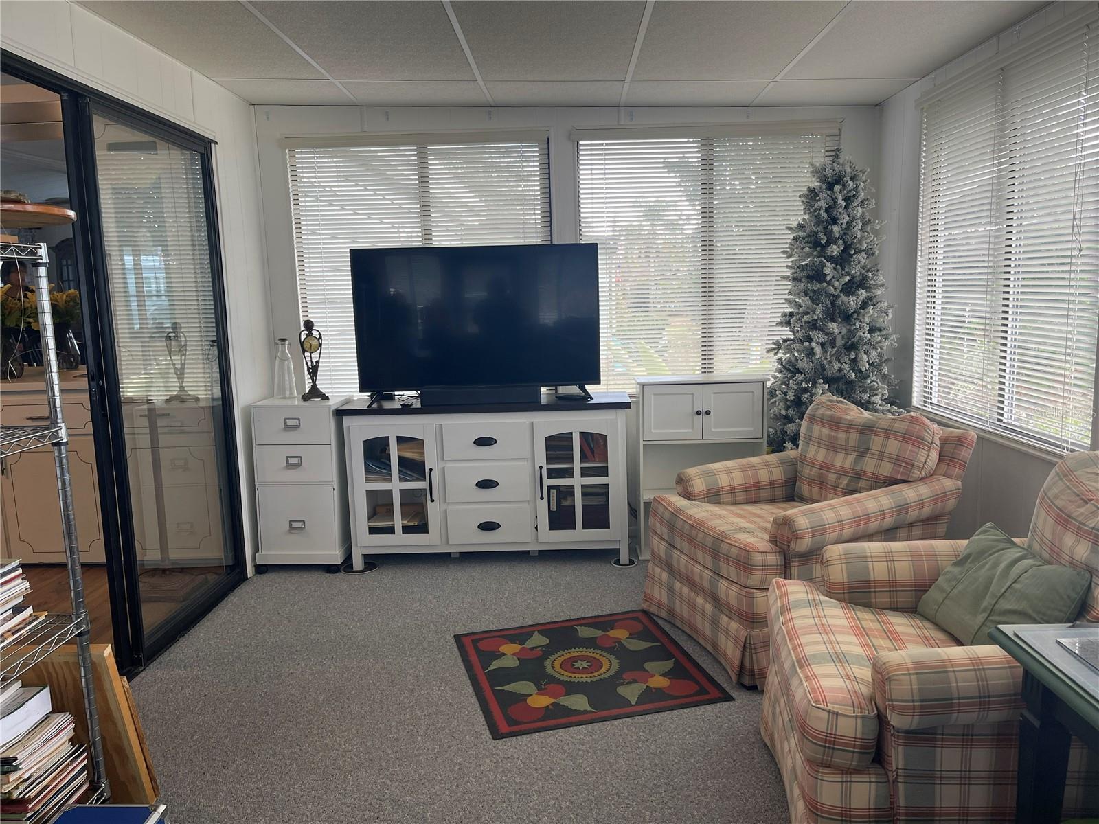 Image 9 of 32 For 116 Winterberry Ave.