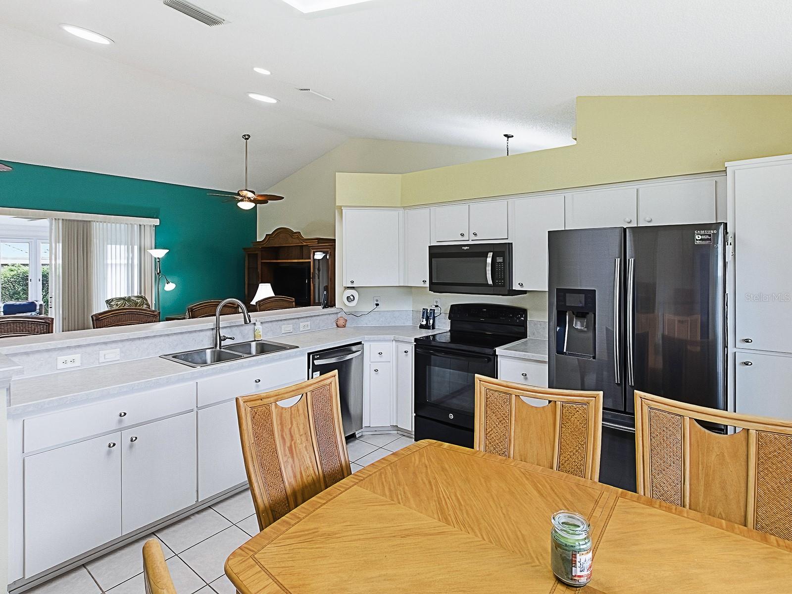 Image 16 of 44 For 5588 Gulf Stream Street