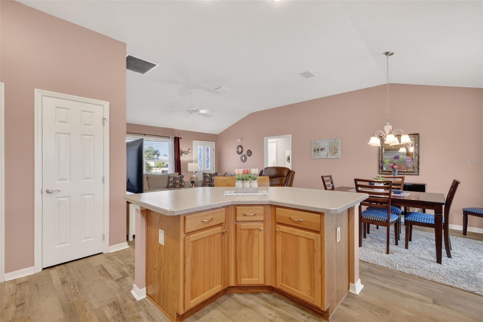 Image 6 of 32 For 858 Wiechens Way