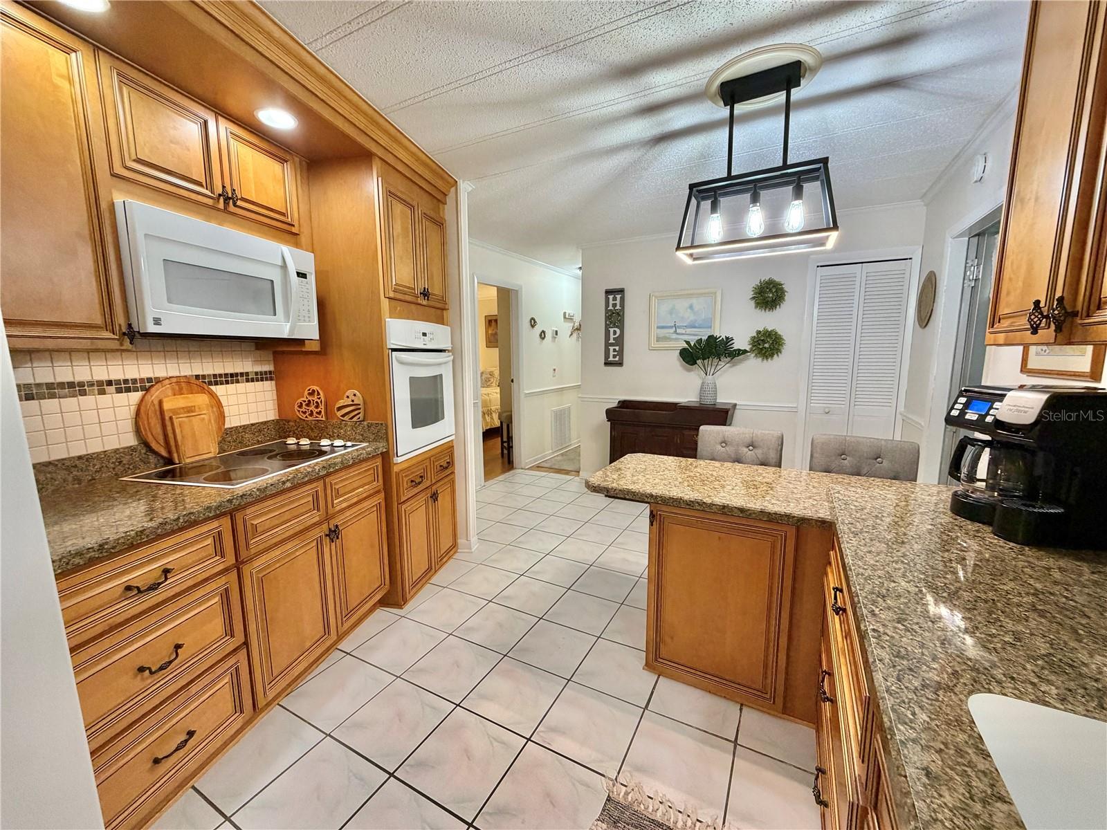 Image 19 of 74 For 209 Hawthorne Boulevard