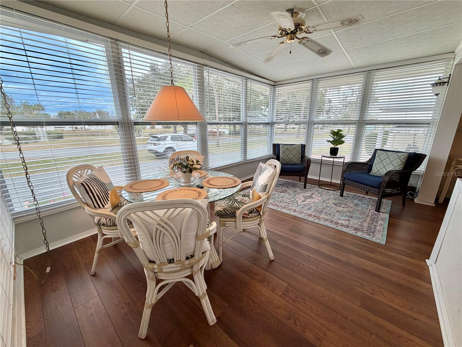 Image 2 of 74 For 209 Hawthorne Boulevard