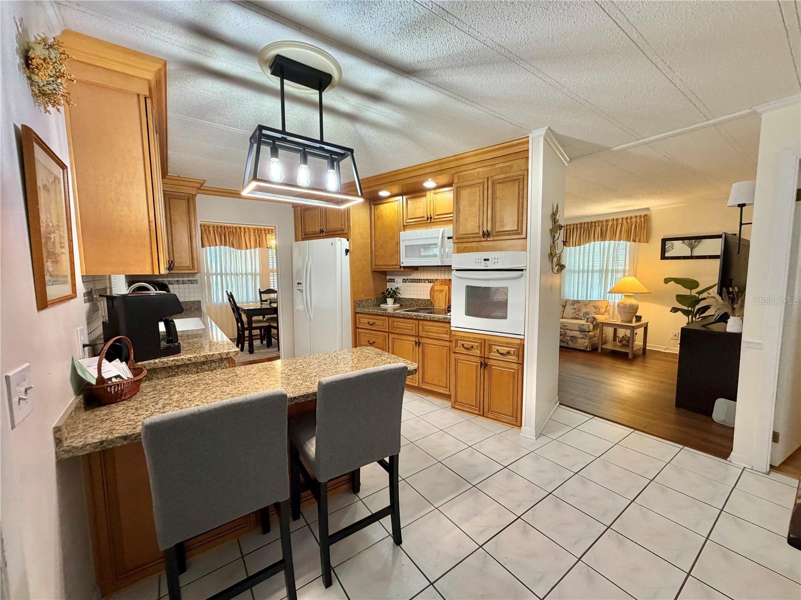 Image 24 of 74 For 209 Hawthorne Boulevard