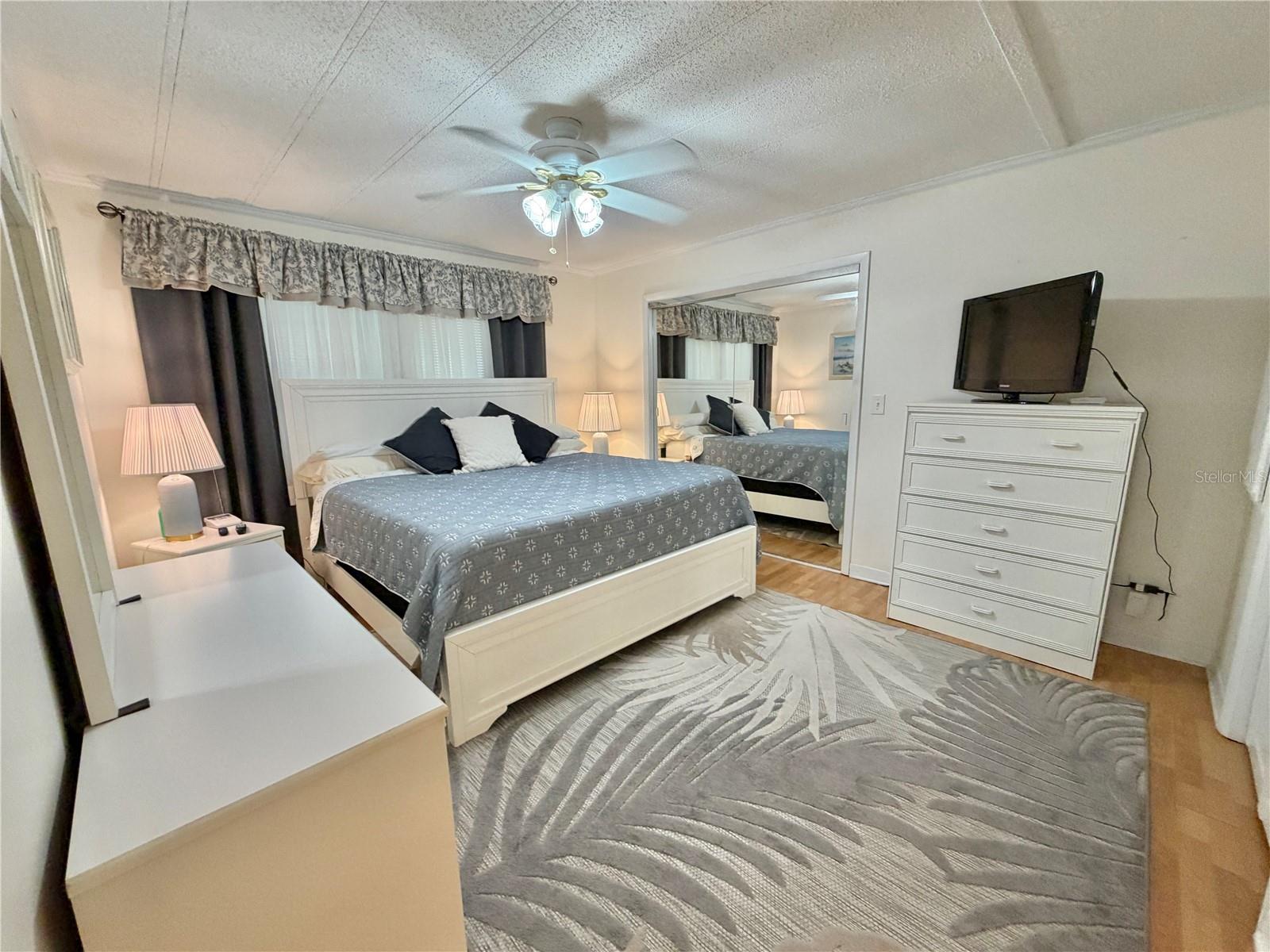 Image 34 of 74 For 209 Hawthorne Boulevard