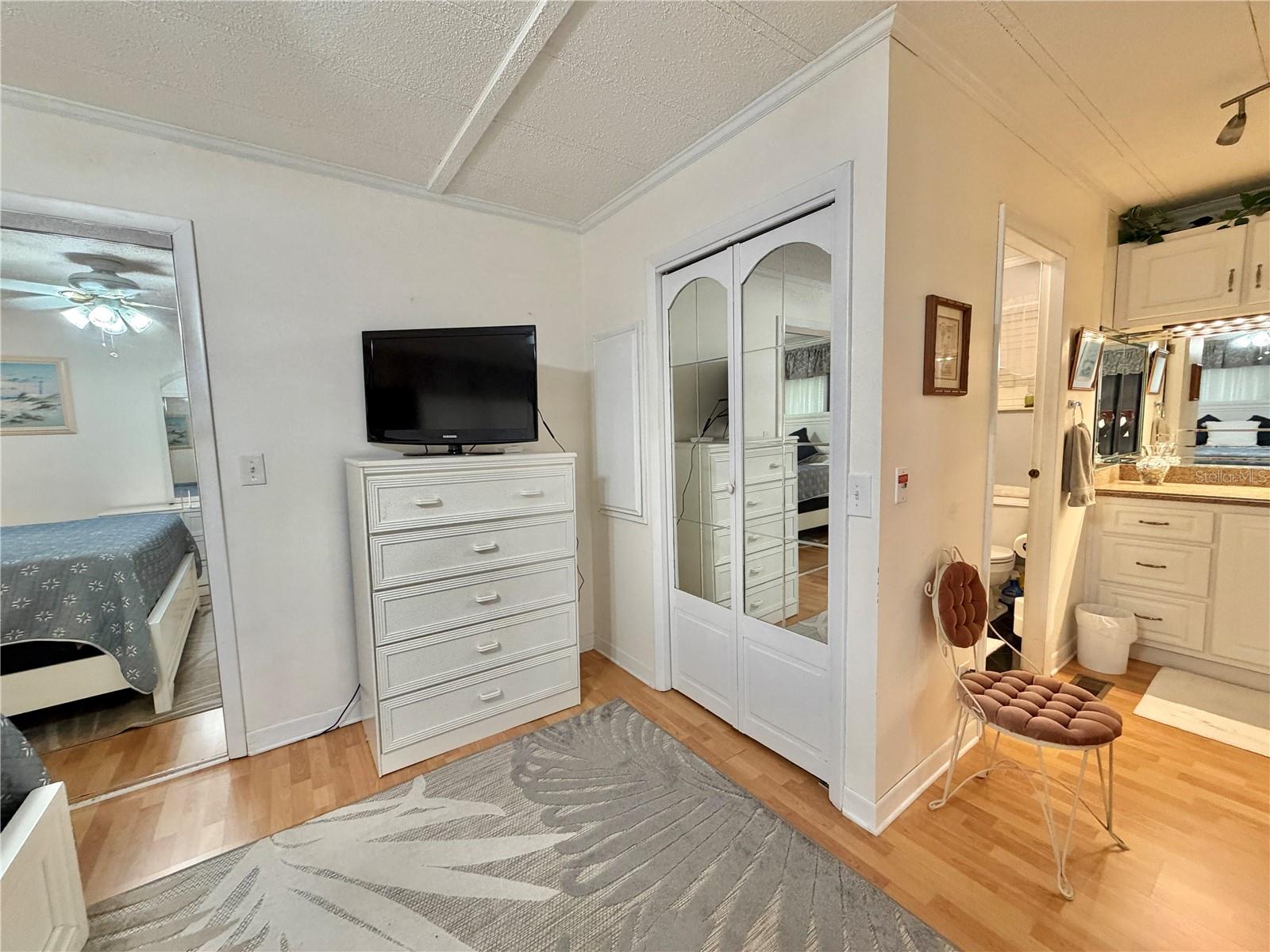 Image 37 of 74 For 209 Hawthorne Boulevard