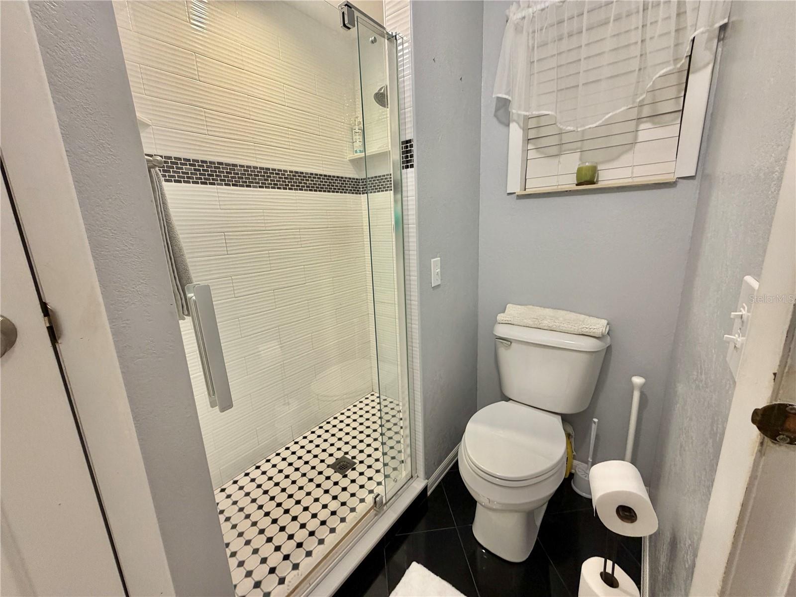 Image 42 of 74 For 209 Hawthorne Boulevard