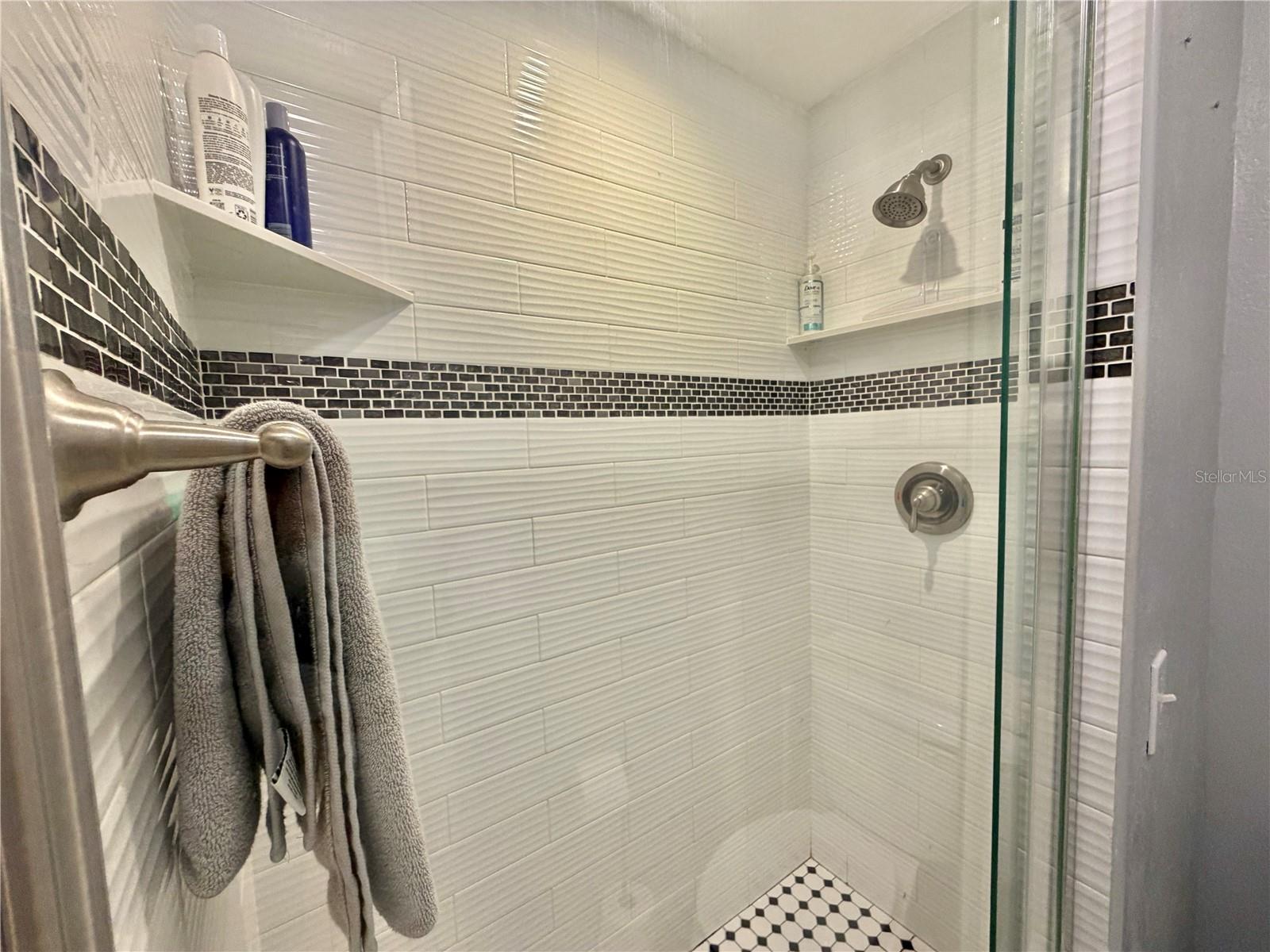 Image 43 of 74 For 209 Hawthorne Boulevard