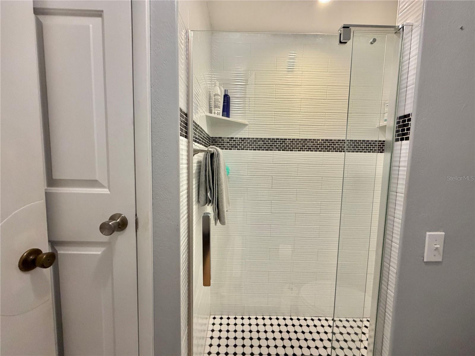 Image 44 of 74 For 209 Hawthorne Boulevard